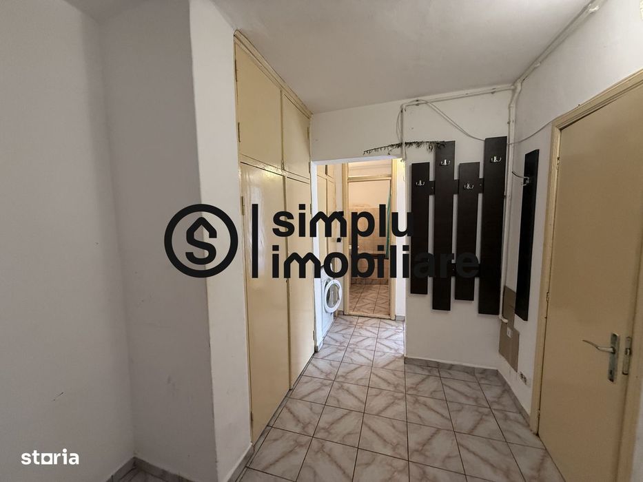 2 decomandate, etaj 2/4, 1 Mai - 110 000 Euro