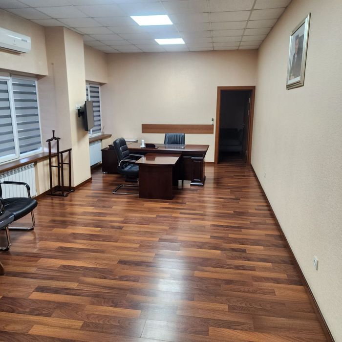 Сдается в аренду офисное помещение 455 кв.м. с мебелью