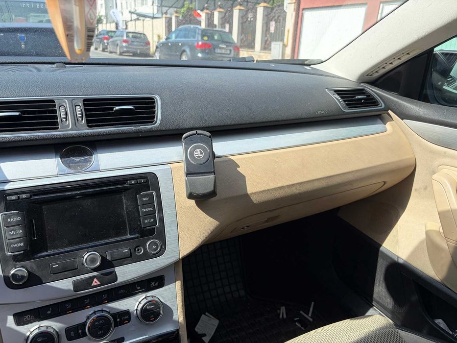 VW Passat CC 2012 | 2.0 TDI 170 CP | DSG | DCC | Webasto | Trapă | Xenon Adaptive