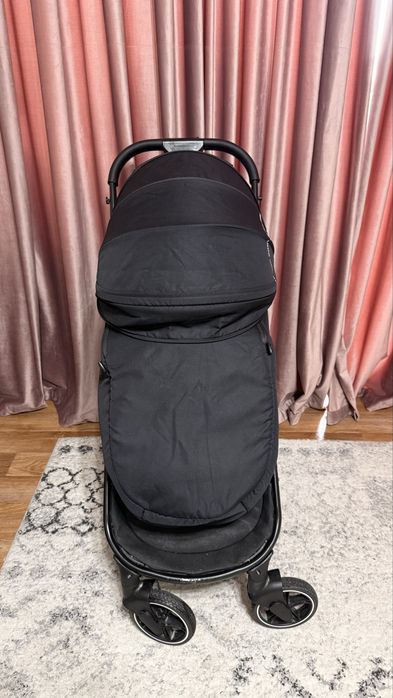Продаётся детская прогулочная коляска