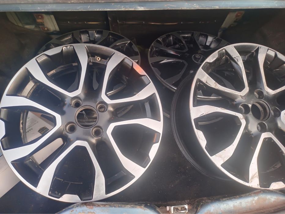 Продам литые диски  R16