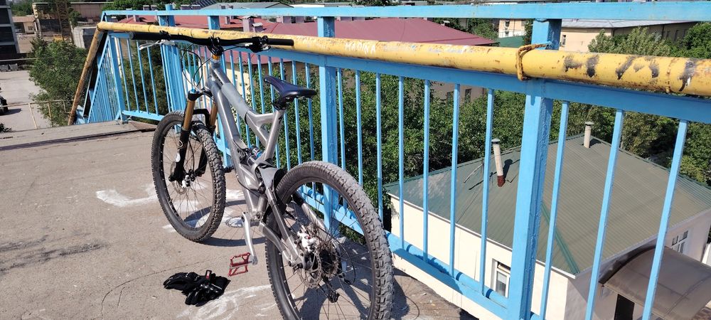 Велосипед двухподвес specialized