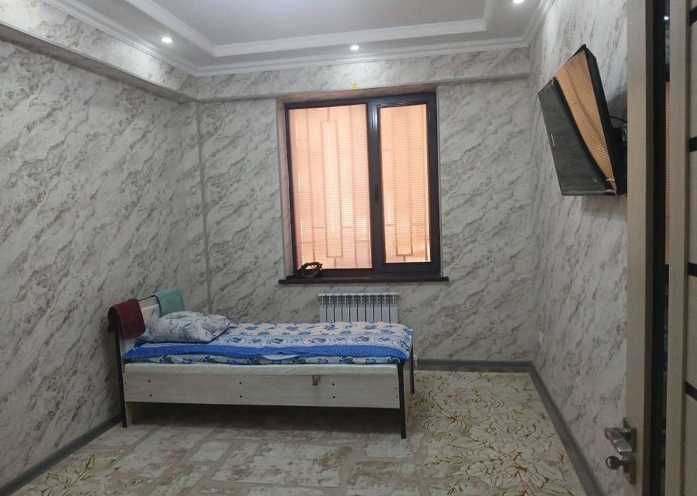 Чилонзор 16-кв метро ёнида квартира бор безмаклер