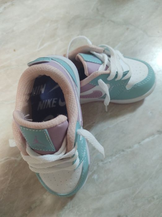 Децки обувки за момиче