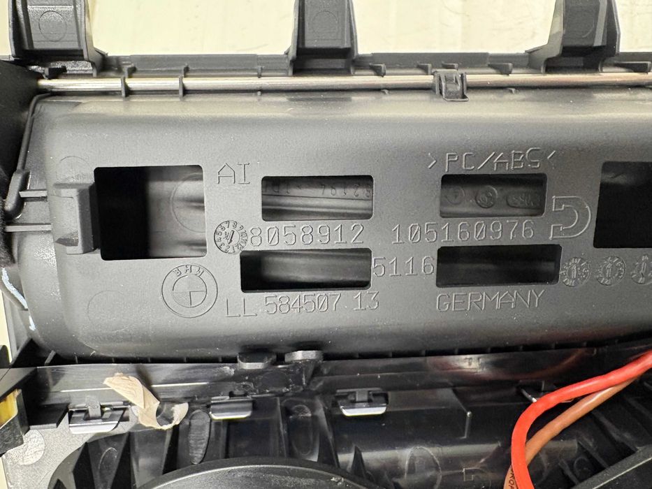 Предна част централна конзола / Поставка за чаши БМВ М3 Ф80 М4 Ф82 Ф83