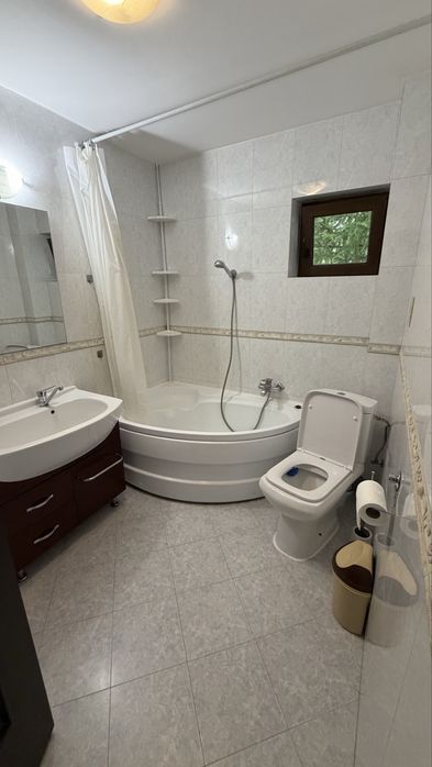 Apartament 3 camere la bloc vila Miroslava