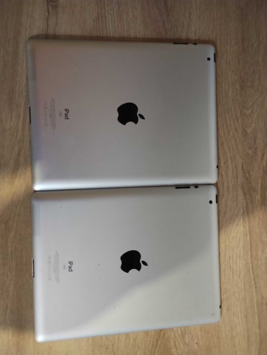 2 броя Ipad А1395 за части