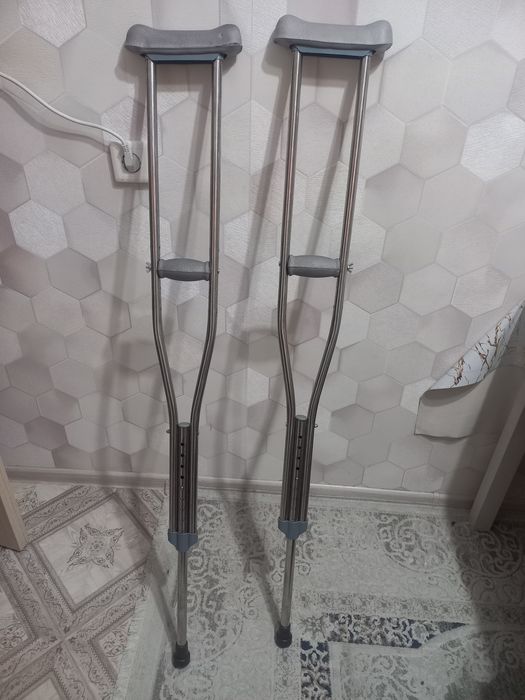 Продам костыли. Б/у.