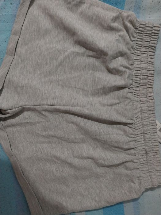 Vând pantaloni scurti dama, Kappa, mărimea S.