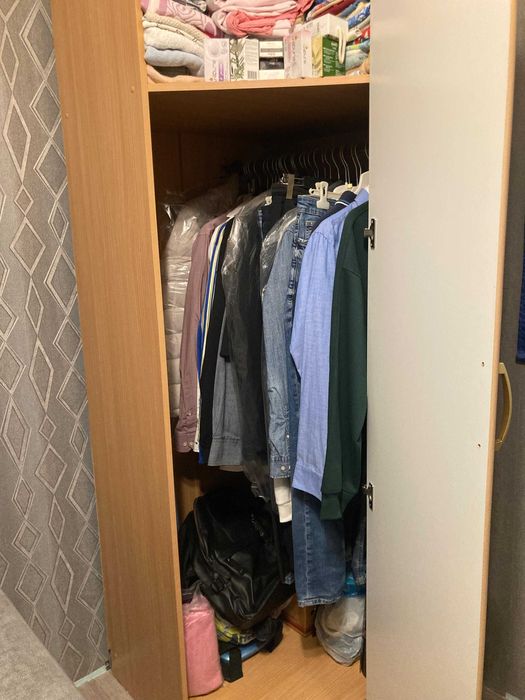 СРОЧНО! Продам угловой шкаф для одежды и белья