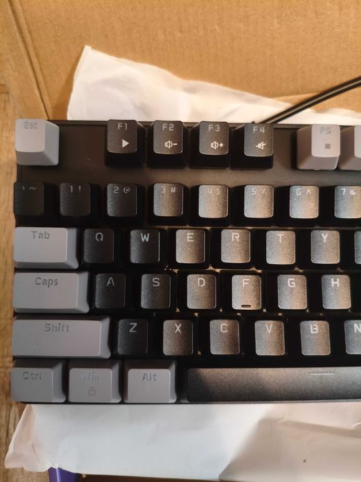 Tastatură mecanică Qisan pentru gaming, 104 taste,iluminare LED, USB