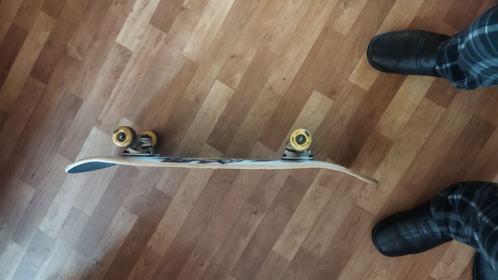 Роликовые коньки, скейтборд