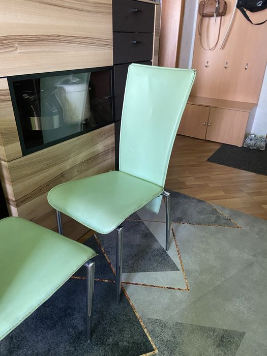 Продам 2 стула для кухни
