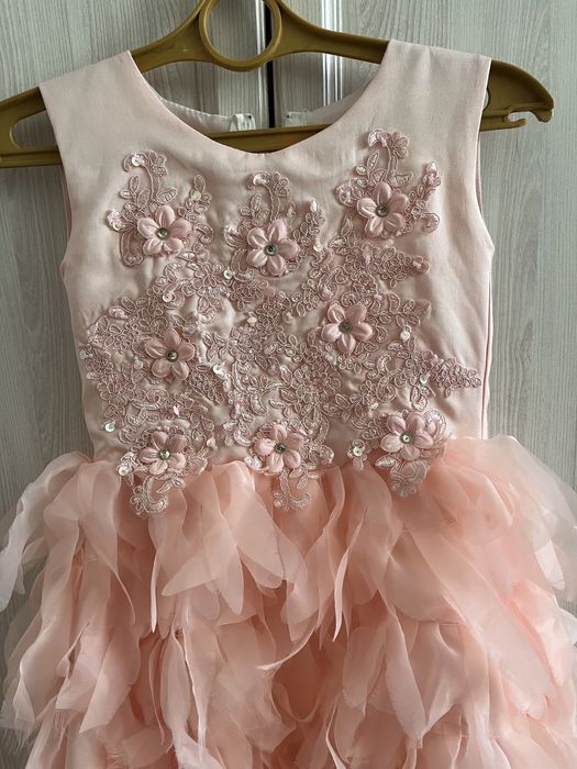 Платье со шлейфом