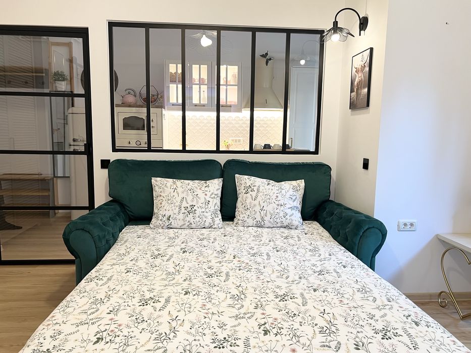 Garsoniera Tomis Plus+ curte