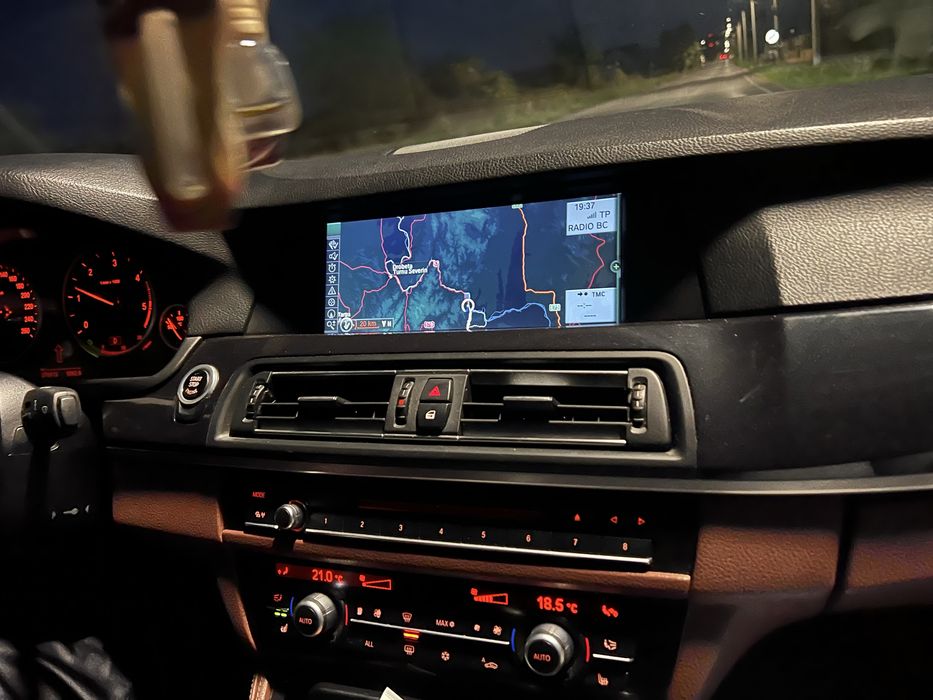 BMW f10  SCHIMB cu suv sau motor minim 3 litri ofer diferenta