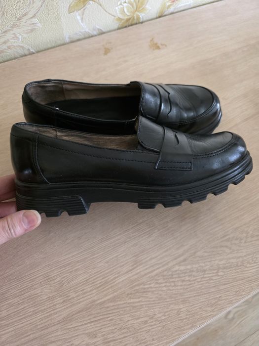 Лоферы кожаные женские