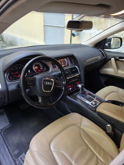 Audi q7 4.2d s- line