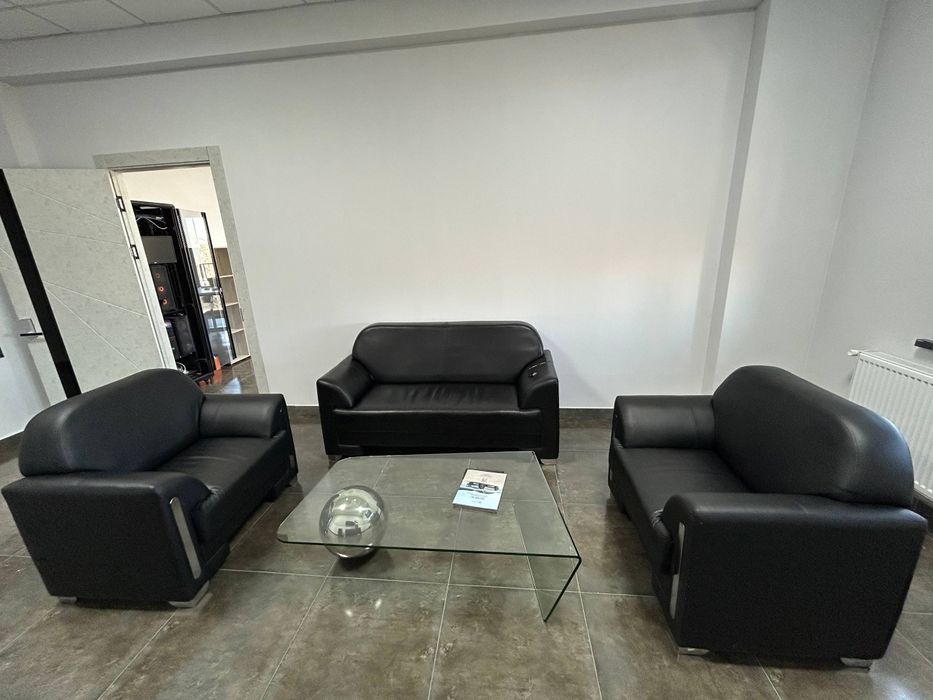 Уютный комплект для дома: диван и два кресла