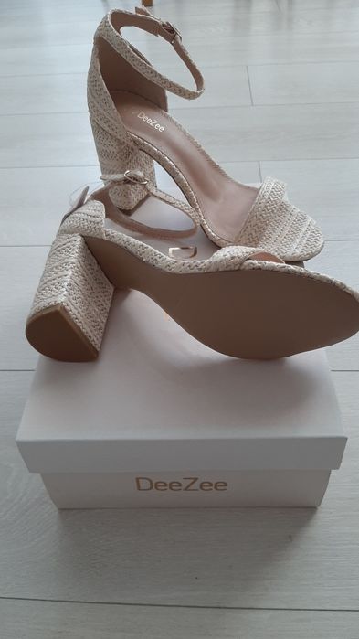 Sandale dama nude, marimea 36, noi cu eticheta