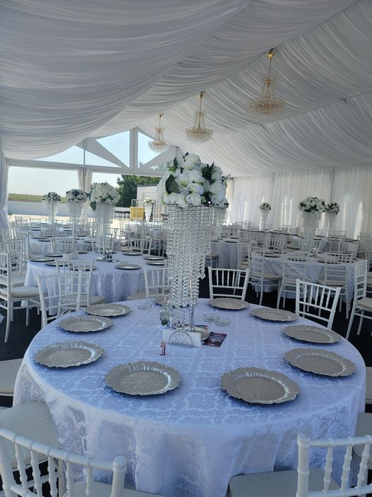 Inchiriez cort, corturi de inchiriat evenimente mese, scaune vesela