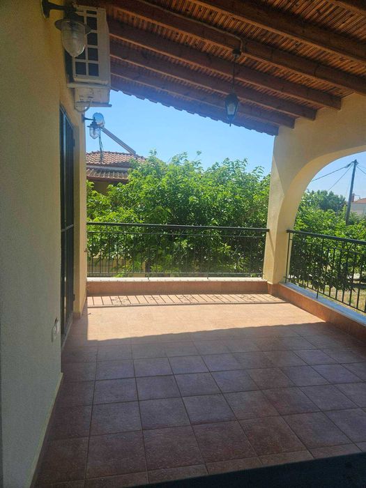 Двуетажна къща Паралия Кариани, Гърция