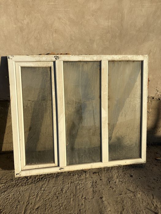 Б/у пластик окно