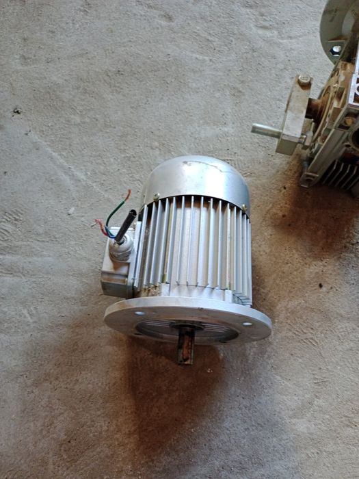 Мотор с редуктором