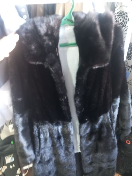 Продаию шубу   матириаль описание