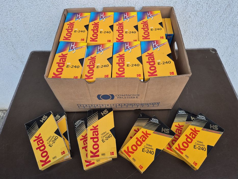 Vând 28 casete video VHS originale Kodak colecție filme mixte