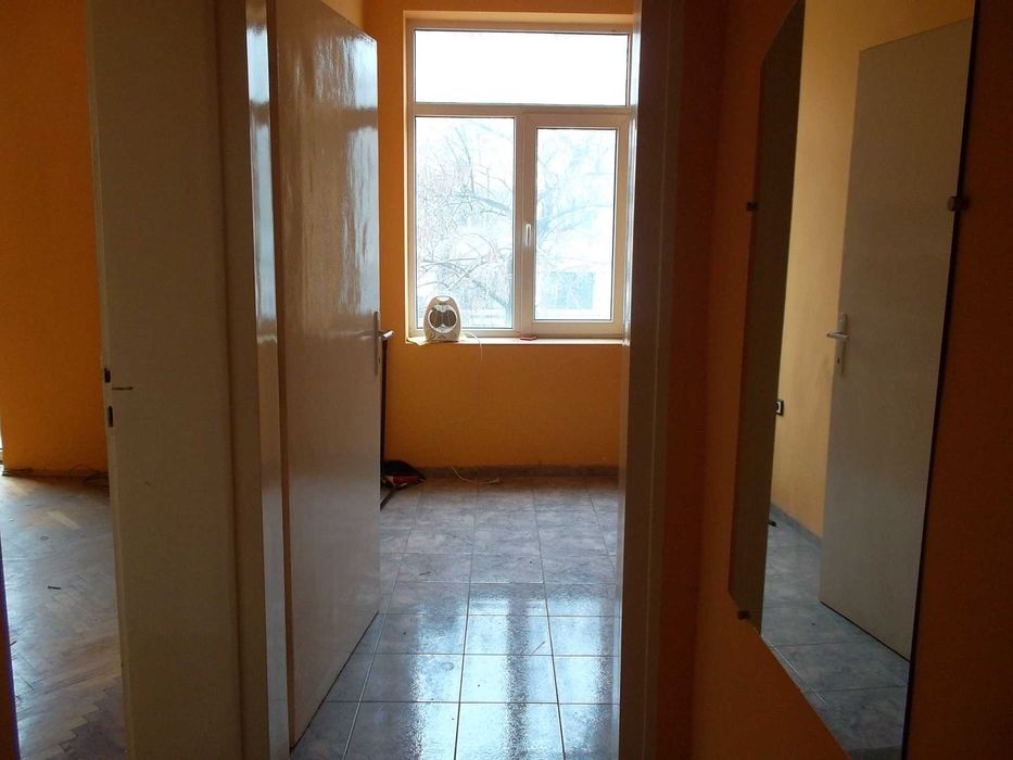 Дава се под наем Двустаен апартамент в Варна, Център - 60 кв.м за 357 € - Снимка #4