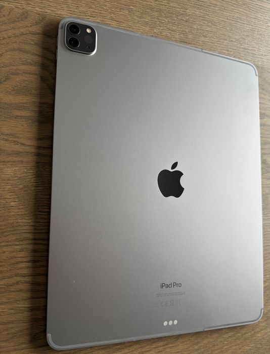 iPad Pro 12,9 M2 (6th gen) cu 512 GB si WiFi + Cellular + tast. Apple