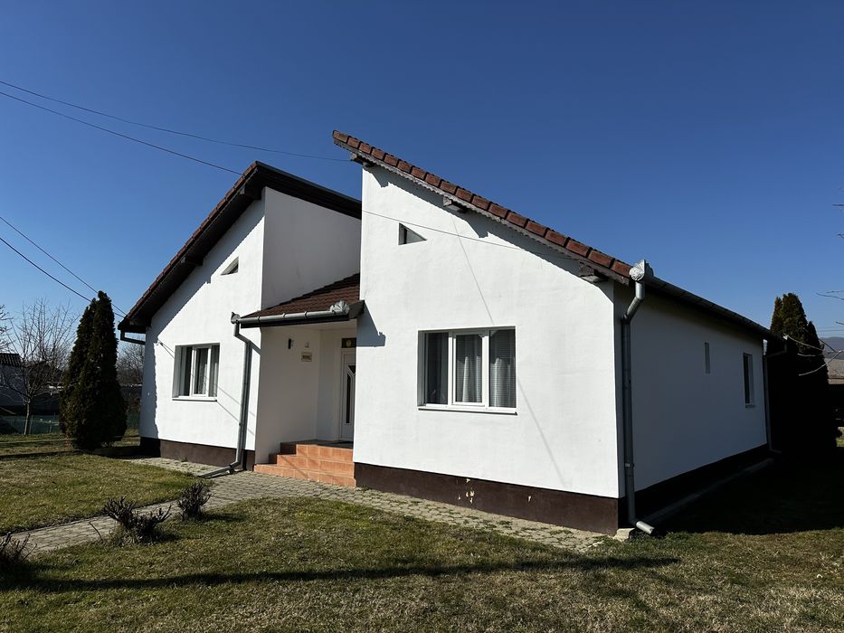 Ofer spre închiriere casă, zona Partoș