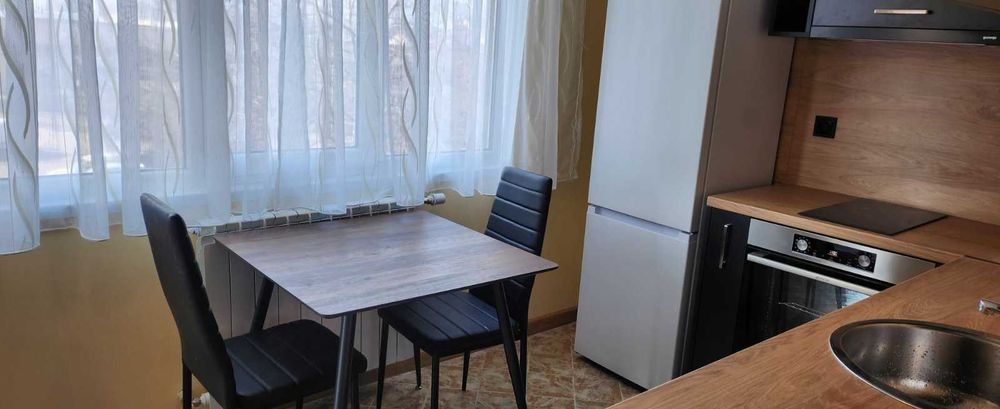 Дава се под наем Двустаен апартамент в Перник, Център - 65 кв.м за 382.5 € - Снимка #10