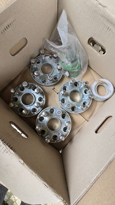 Продава 4 броя Off Road гуми с джанти