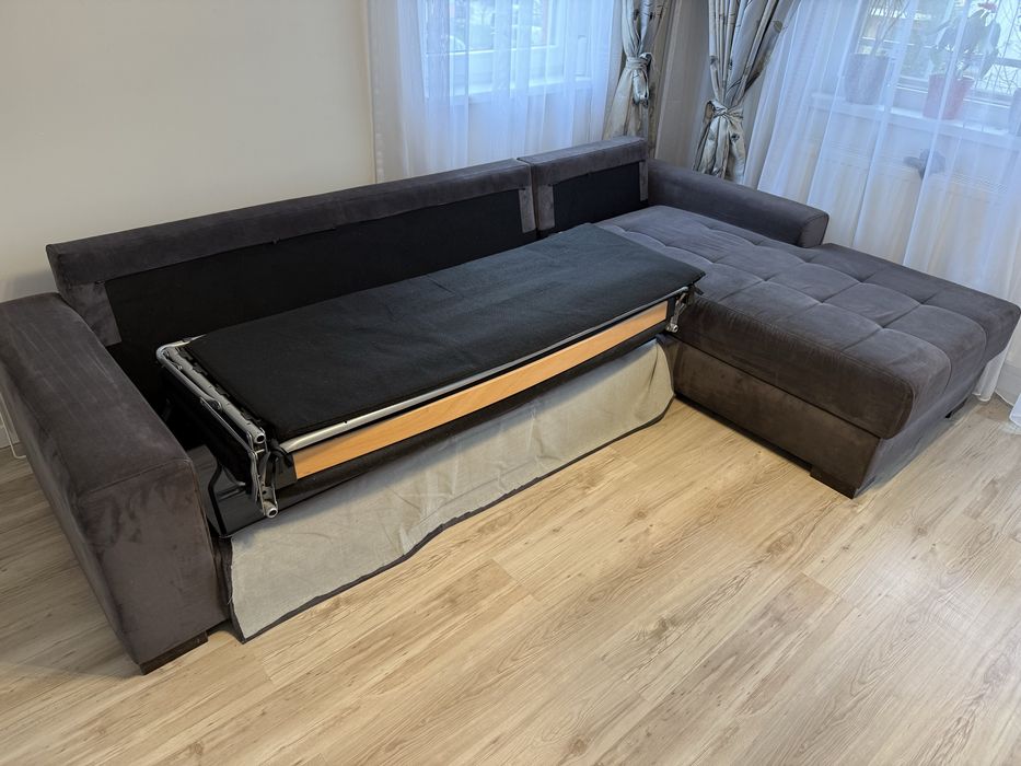 Canapea extensibila cu zona de relax si lada