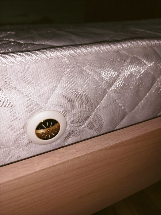 Падащо легло в гардероб