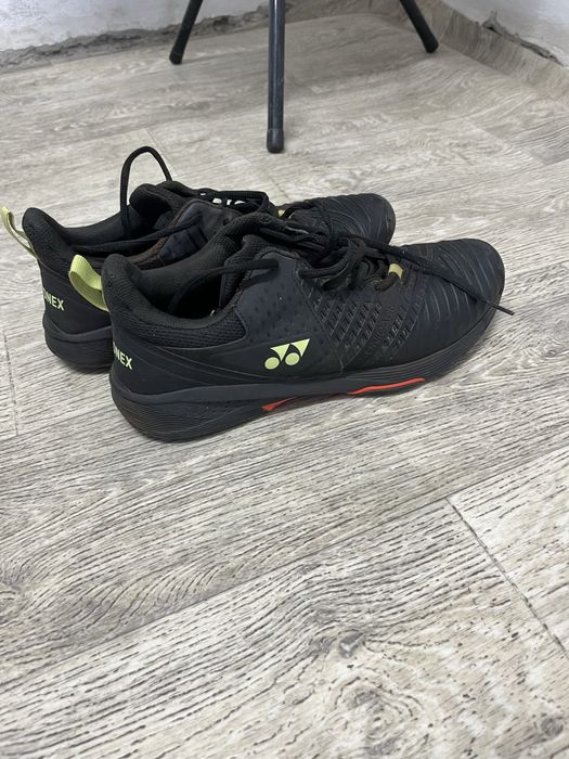 Adidasi tenis Yonex, marimea 43
