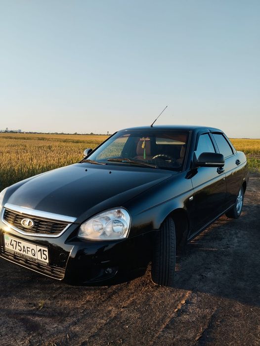 Продам Приору 1 2013 года.