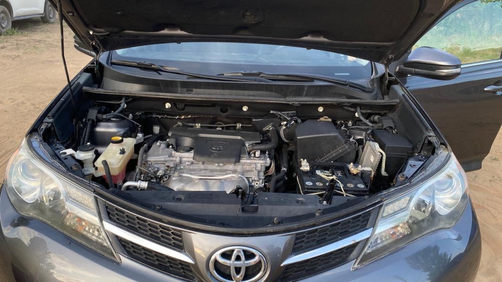 Продам машину RAV4