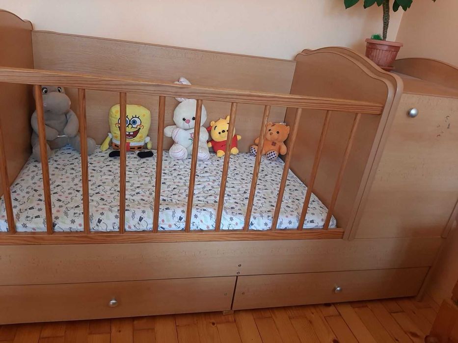 Продавам детско легло с матрак