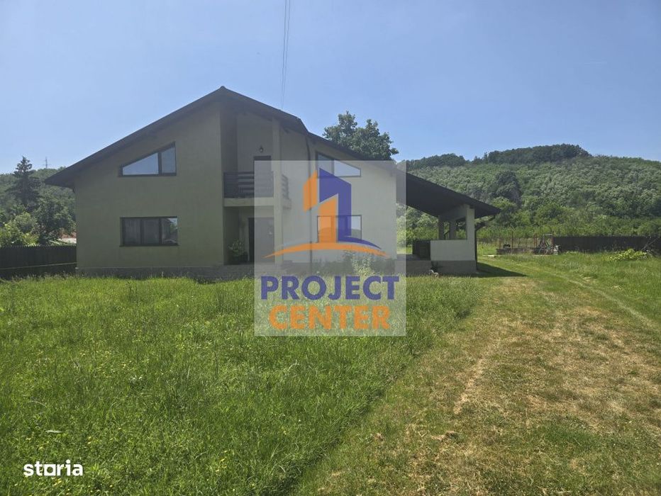 Vila moderna  – Poiana Lacului