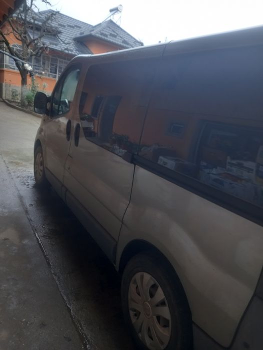 Vand Opel vivaro 8+1 primul proprietar