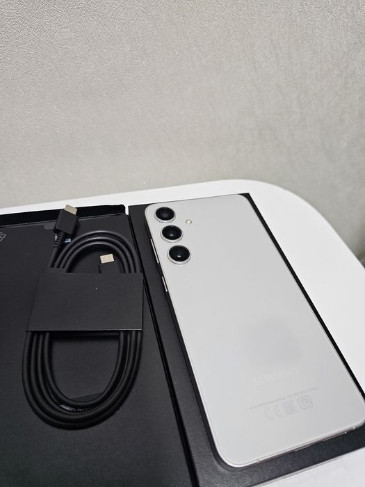 Samsung galaxy s24plus 12/512