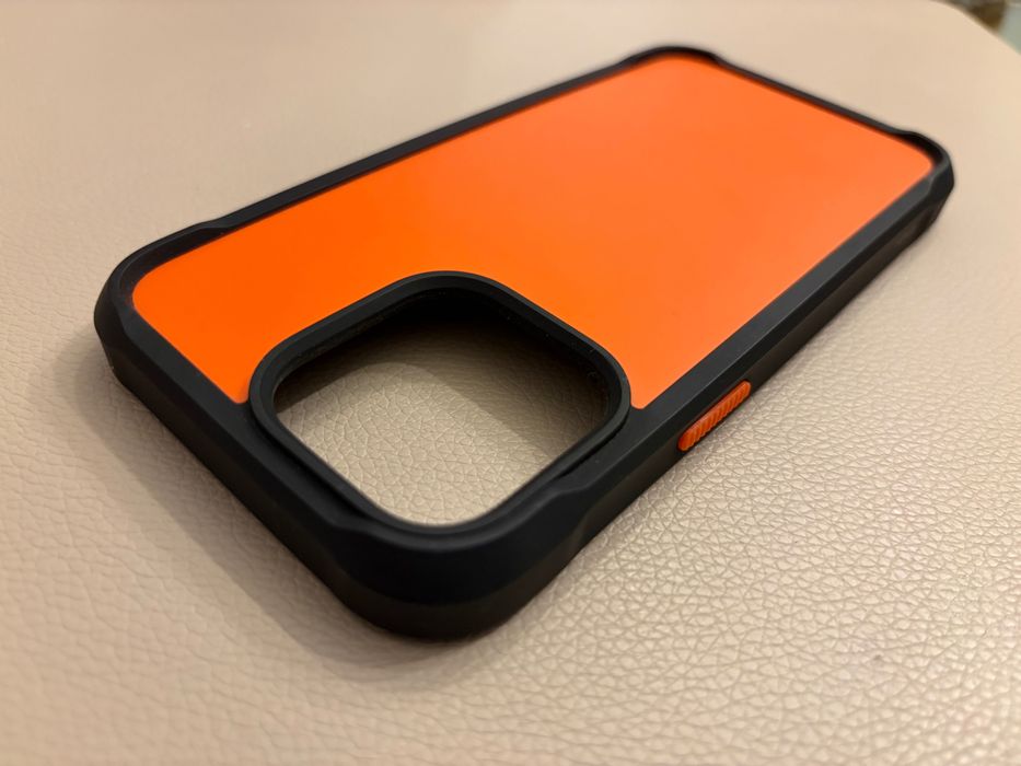 Оранжев калъф за iPhone 14 pro max NOMAD