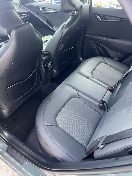 Vand Kia Niro PHEV 2024 nivel echipare Premium business