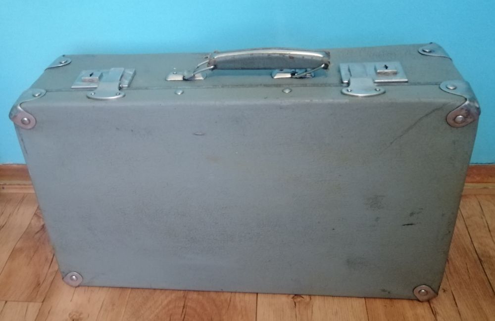 Продаю чемодан ретро