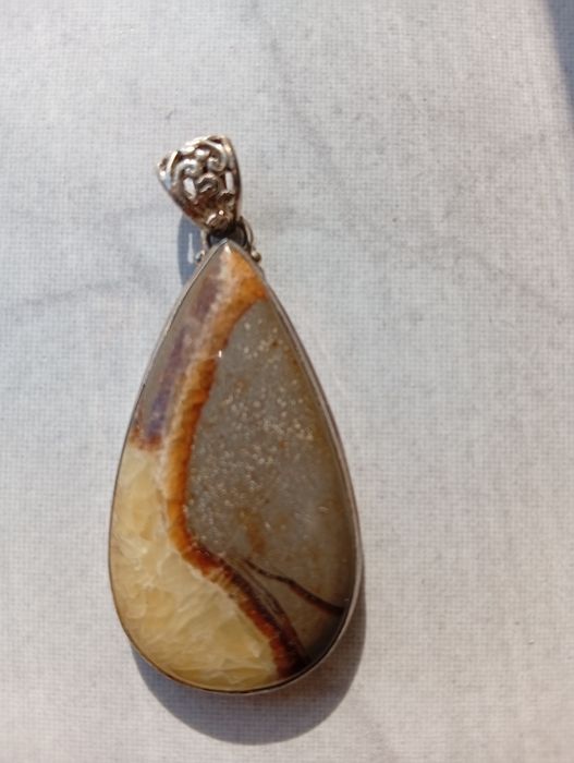 Сребърен медальон с орфеев ахат