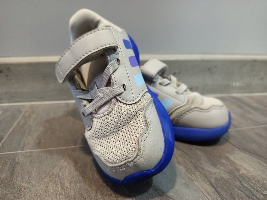 Детски сандали и маратонки Adidas