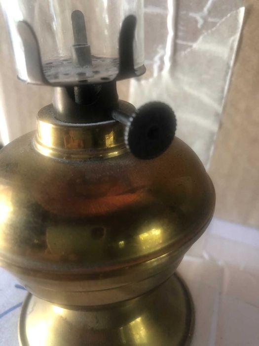 продавам работеща старинна газова лампа